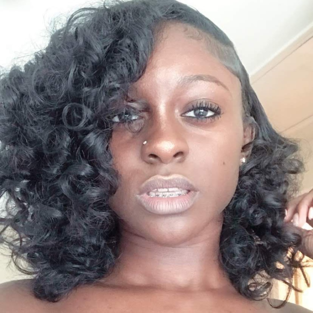 Meet your Posher, Dayunia